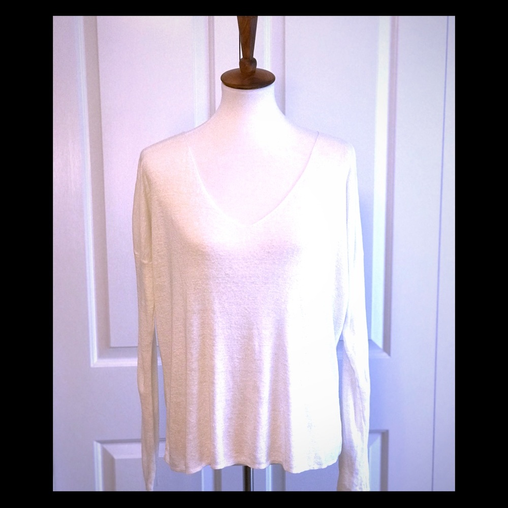 Theory white sweater size medium